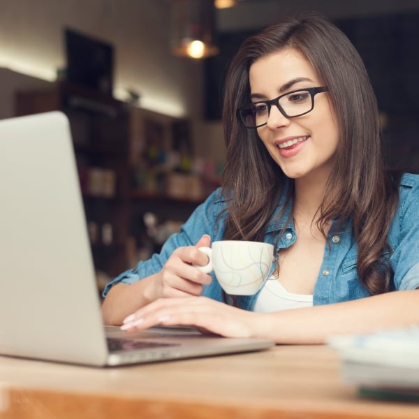 girl at laptop