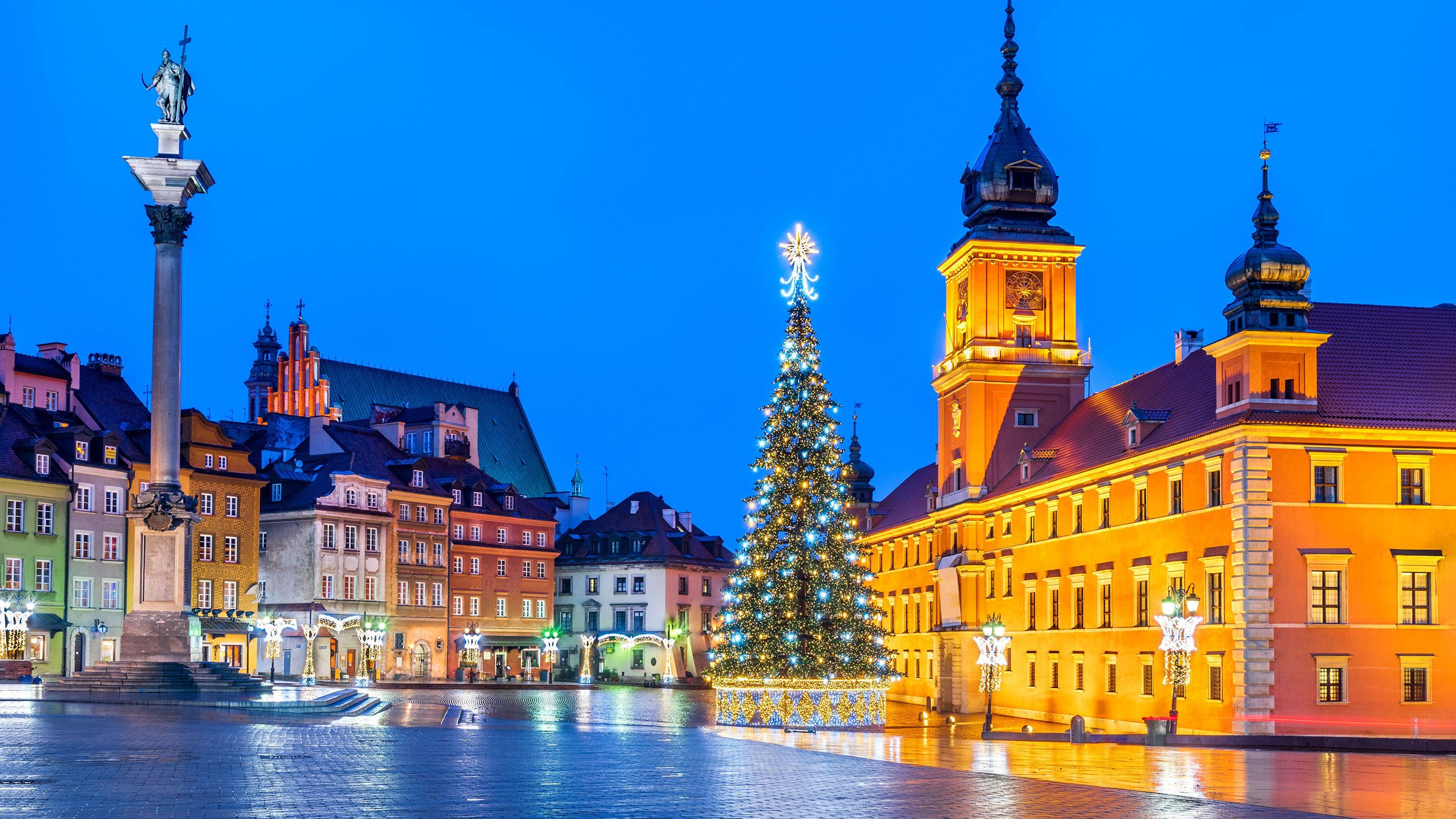 Town square at Christmas in Warsaw